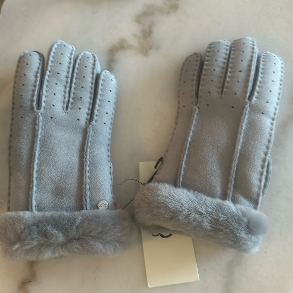 New with tags IGG gloves